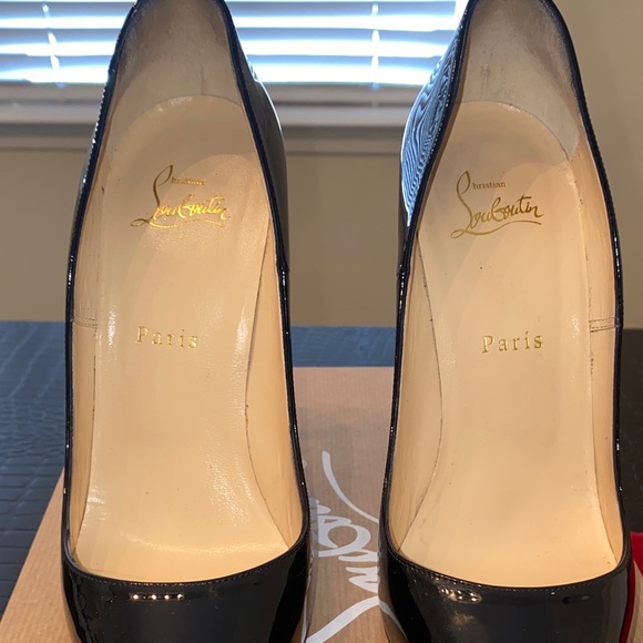 Christian Louboutin Glossy Black Heels with Red Sole - Picture 8 of 13